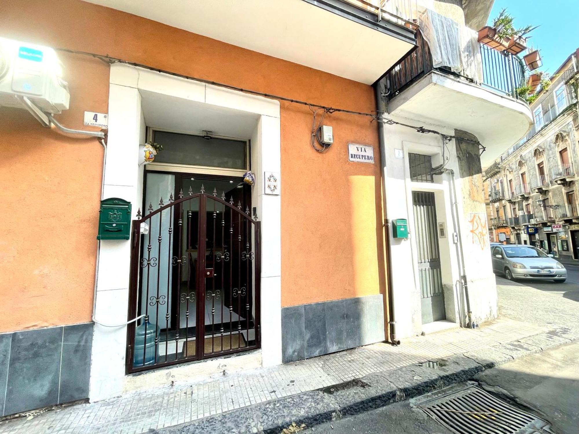 Casa Giniusa Central Studio Κατάνια Εξωτερικό φωτογραφία
